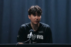 李贤重：我能感受到队友很愿意传球给我 信任我的能力-kf