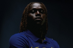 切尔西官方：19岁葡萄牙边锋昆达正式加盟，合同至2034年