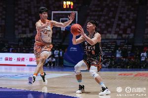 媒体人：石奎/柳锐均不参加CBA选秀 石奎加盟金牛 柳锐也考虑NBL-hr